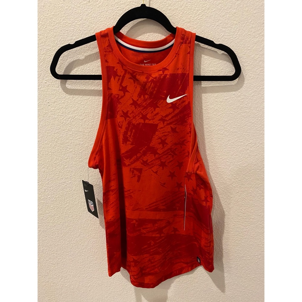NWT NIKE Women Exclusive USA tee